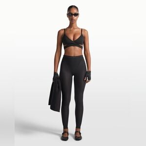 NWT Women's Nike SKIMS Weightless V Panel Full Length Leggings Obsidian Black XS